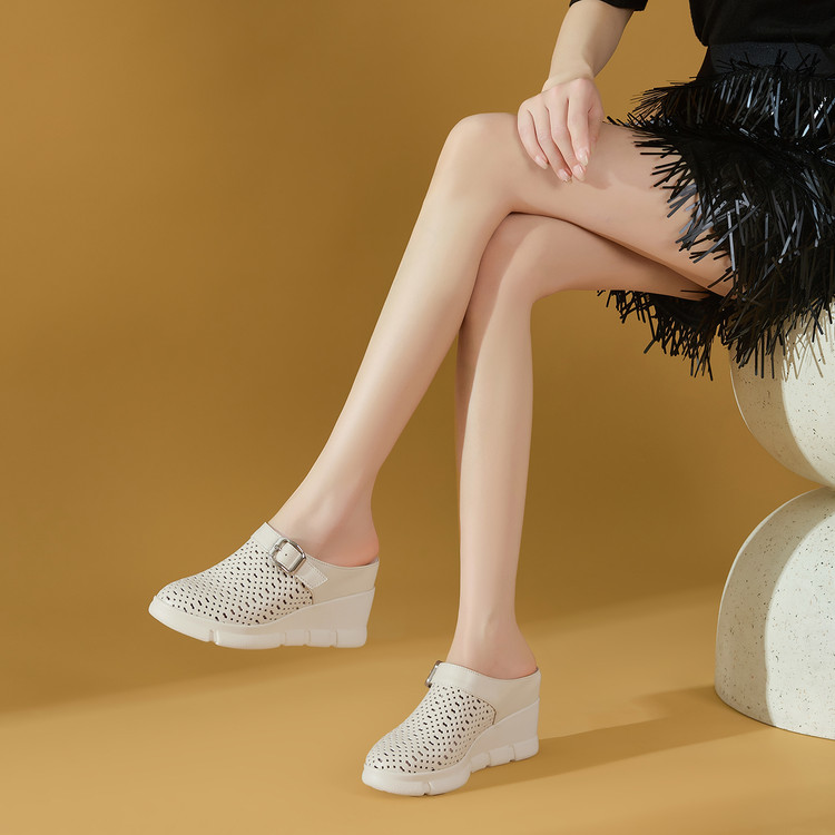 Women's Closed Toe Platform Slippers with Inner Height Increase - Image 2