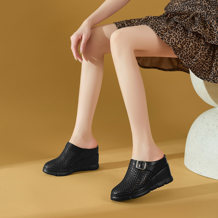 Women's Closed Toe Platform Slippers with Inner Height Increase - Image 4