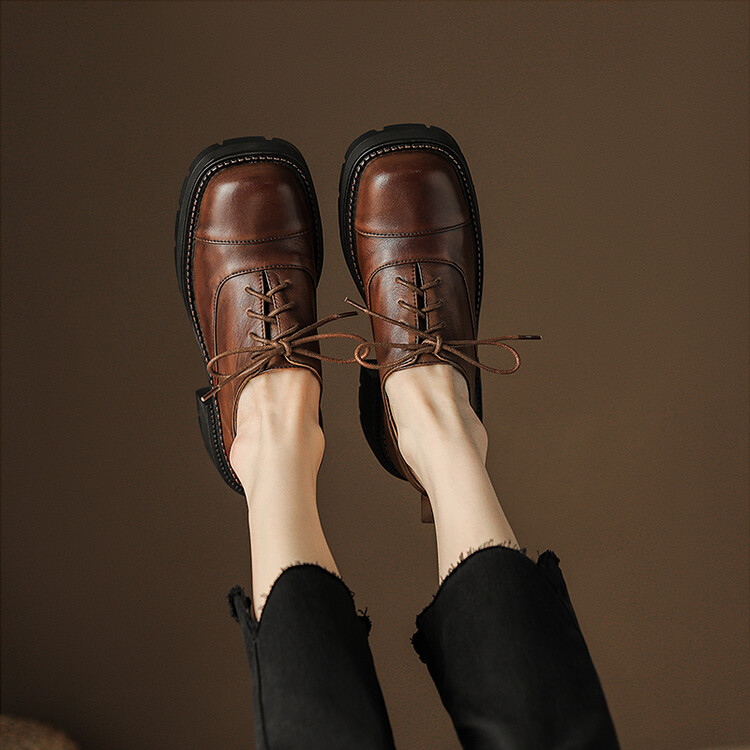 Women's Deep Mouth Flat Shoes with Cross Straps and Chunky Mid Heel