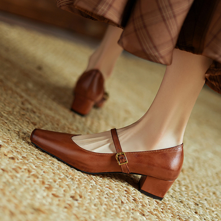 Women's Mary Jane Shoes in Top Grain Leather with Mid Chunky Heel